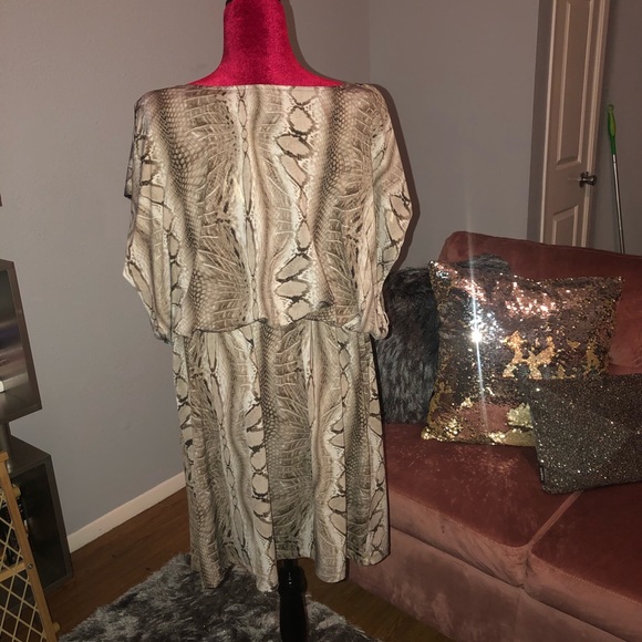 Snake print dress - Picture 3 of 4